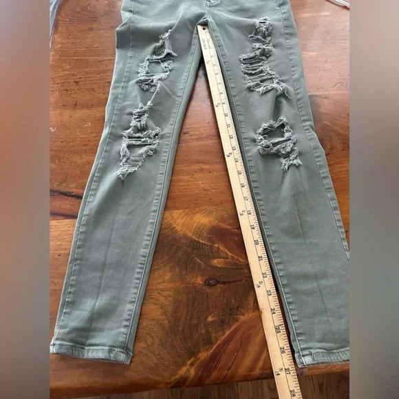 American Eagle  Super stretch Jeggings Sz 8
Trendy Streetwear Grunge Cool Vibes - Picture 9 of 12